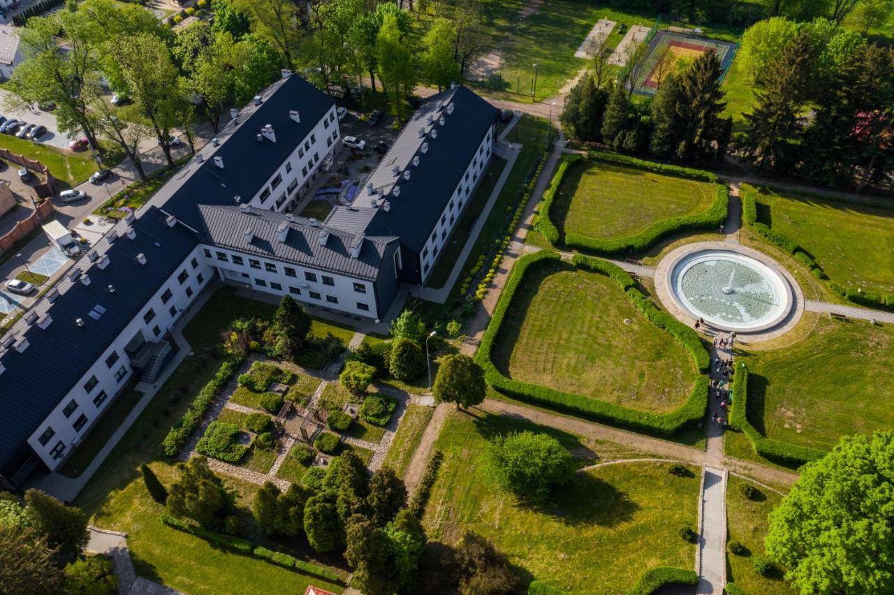 Centrum Rehabilitacji Społecznej i Zawodowej ZAZ Słoneczne Wzgórze Tarnów Exterior foto