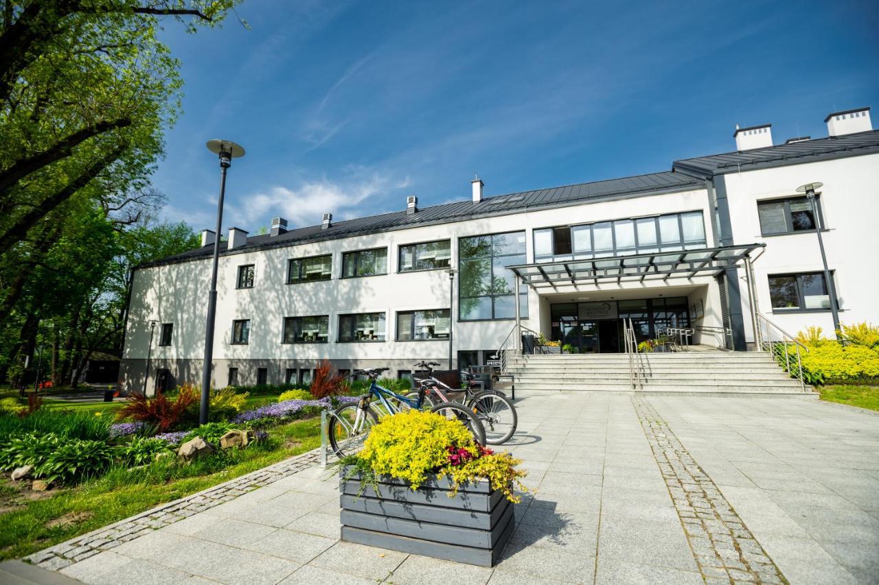 Centrum Rehabilitacji Społecznej i Zawodowej ZAZ Słoneczne Wzgórze Tarnów Exterior foto