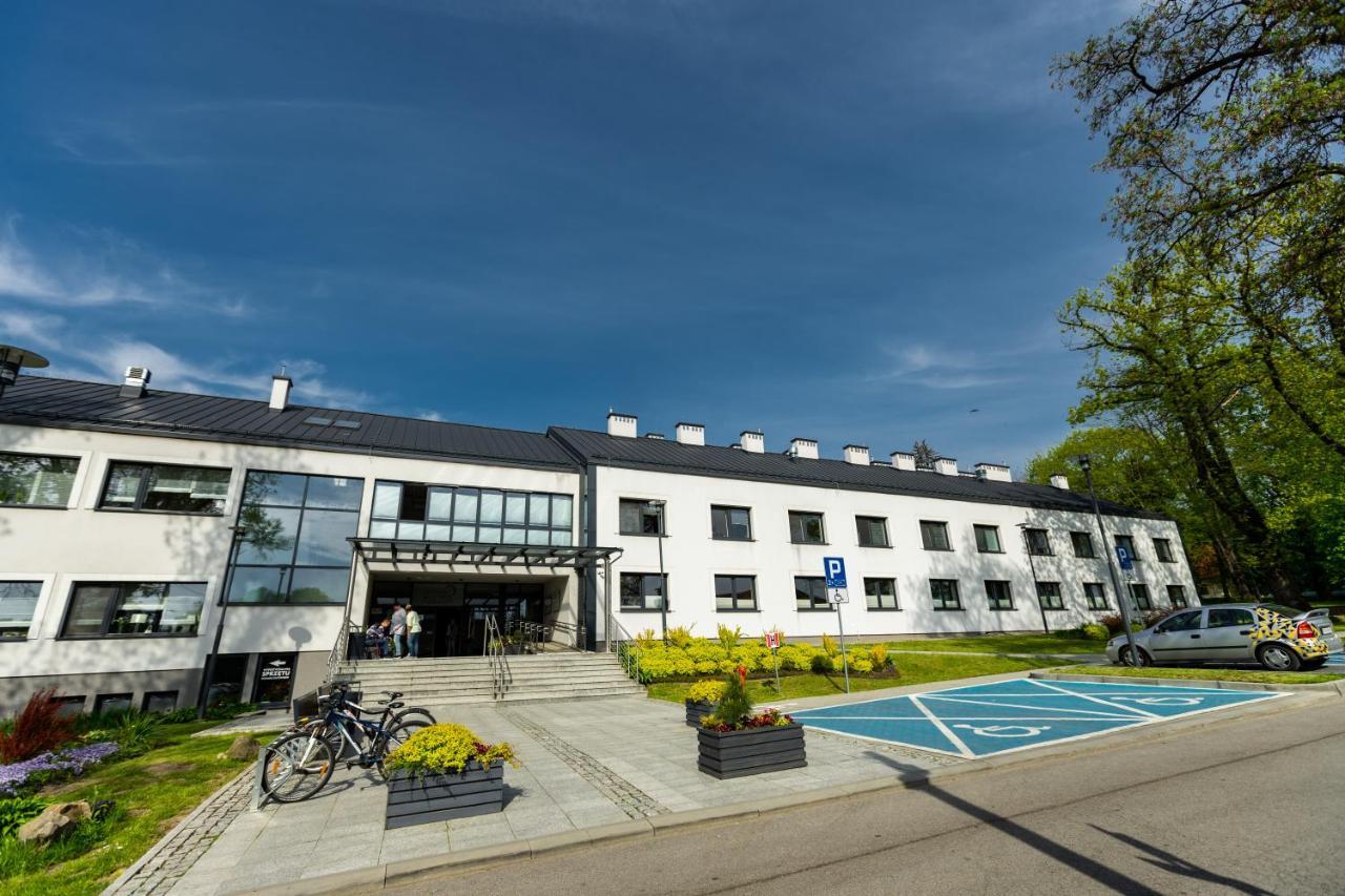 Centrum Rehabilitacji Społecznej i Zawodowej ZAZ Słoneczne Wzgórze Tarnów Exterior foto