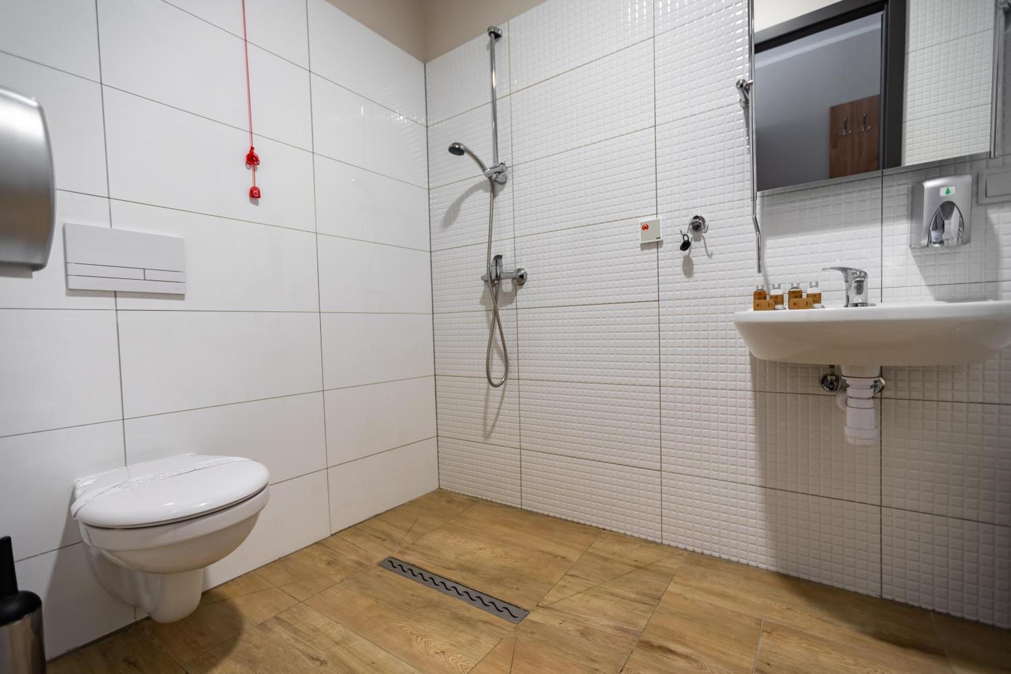 Centrum Rehabilitacji Społecznej i Zawodowej ZAZ Słoneczne Wzgórze Tarnów Exterior foto