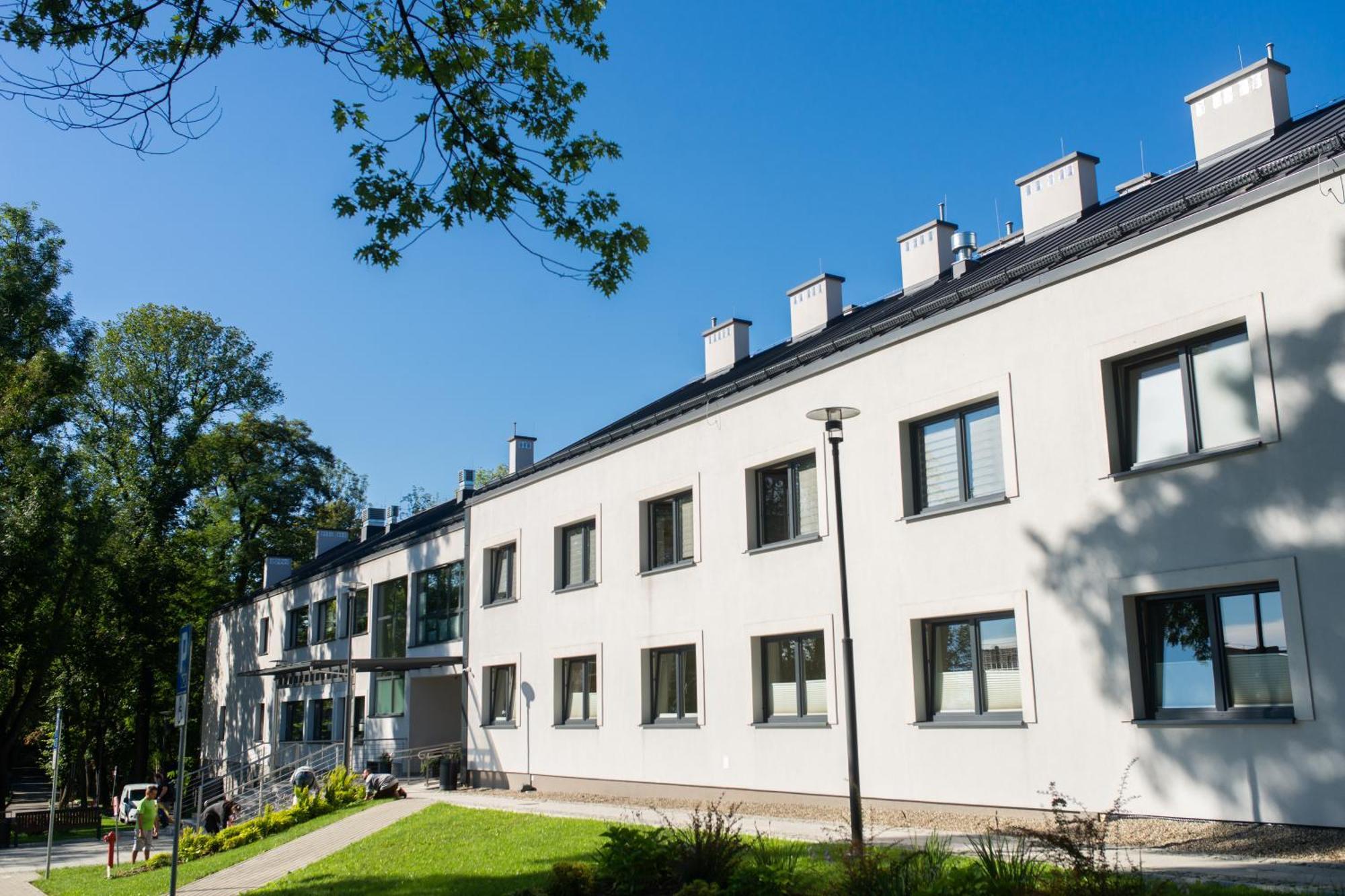 Centrum Rehabilitacji Społecznej i Zawodowej ZAZ Słoneczne Wzgórze Tarnów Exterior foto